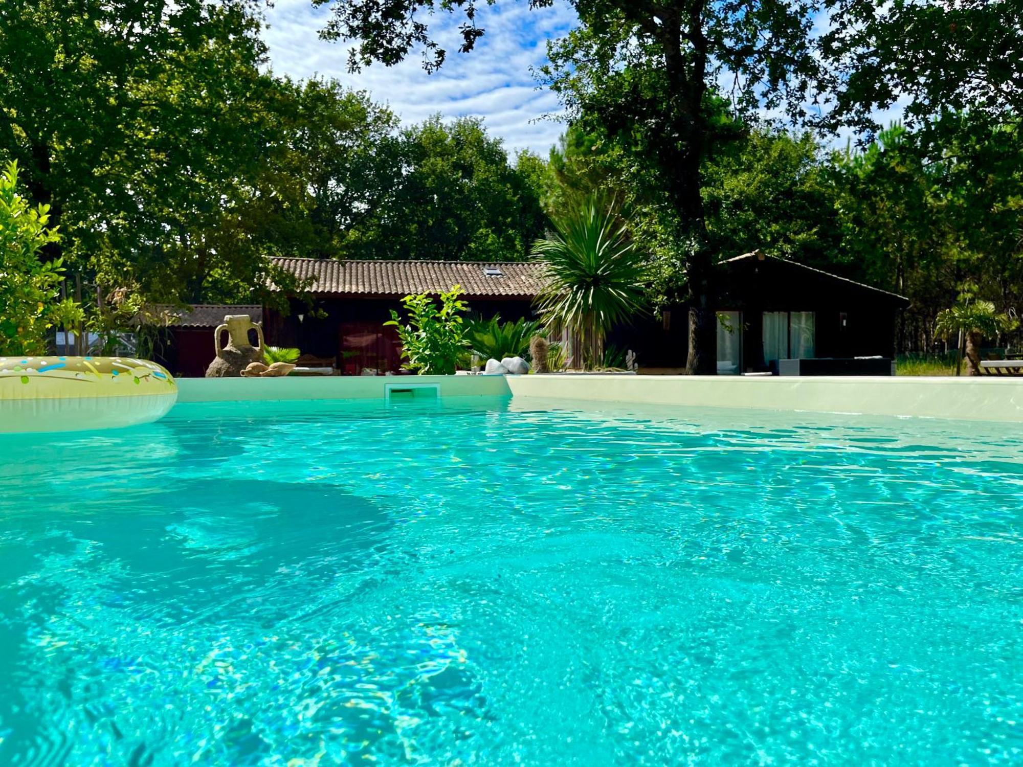 Hacienda De La Canopee Avec Piscine Chauffee Au Sel Hourtin Exterior photo